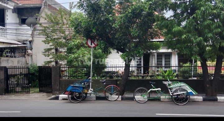 Rumah 2 Lantai Bagus Unfurnished SHM di Raya Joyoboyo, Surabaya 1