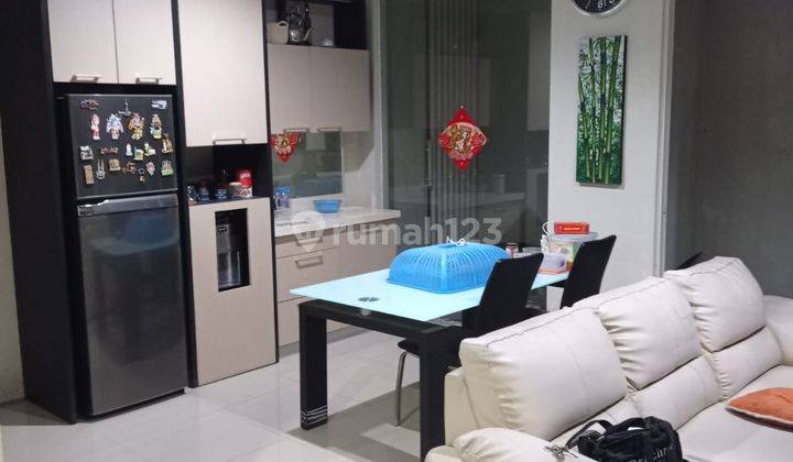 Rumah Kontrakan 2 Lantai Bagus Semi Furnished di Grand Eastwood , Surabaya 2