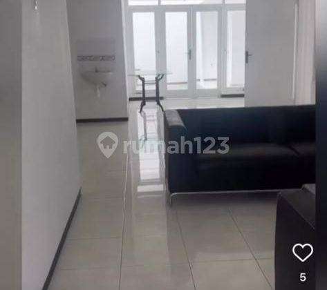 Rumah Bagus Semi Furnished SHM di Darmo Permai Selatan, Surabaya 2