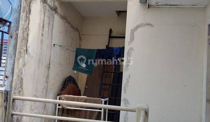 Rumah 2 Lantai Bagus Unfurnished SHM di Darmo Permai Utara , Surabaya 2