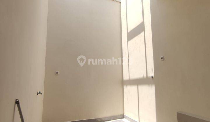 Rumah Baru Dijual Mulyosari Utara Surabaya Timur Siap Huni  2