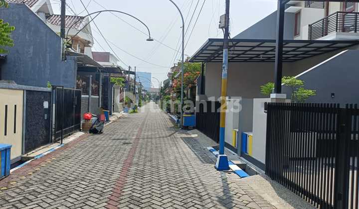 ‼️New Gress, 2 Unit‼️  Rumah Minimalis Dekat Masjid Al-Akbar, Tran Icon & Cito Mall Lokasi Perum. Wisma Bungurasih - Waru Sidoarjo  2