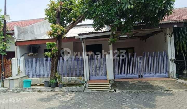 ‼️QUICK SALE NEEDED‼️ House for Sale, Just Steps from Toll Exit, Located in Pondok Candra Waru Housing Complex, Sidoarjo.
