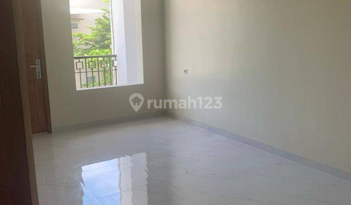 Rumah Baru 2 Lantai di Villa Melati Mas Serpong 2