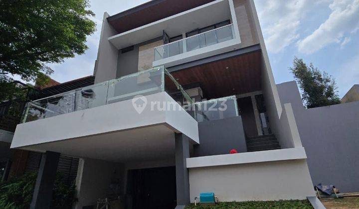 Dijual Rumah Rapi Siap Huni 3 Lantai Di The Green Bsd Tangerang 1