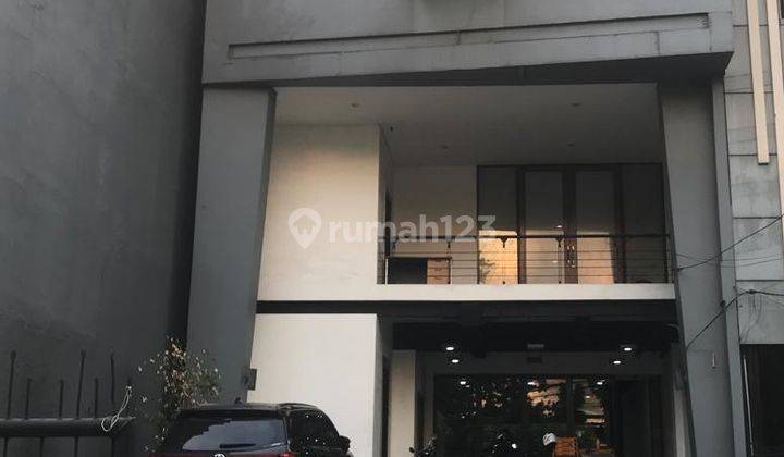 Gedung Strategis 4 Lantai di Seberang Gandaria City Jaksel