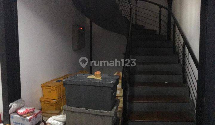 Gedung Strategis 4 Lantai di Seberang Gandaria City Jaksel