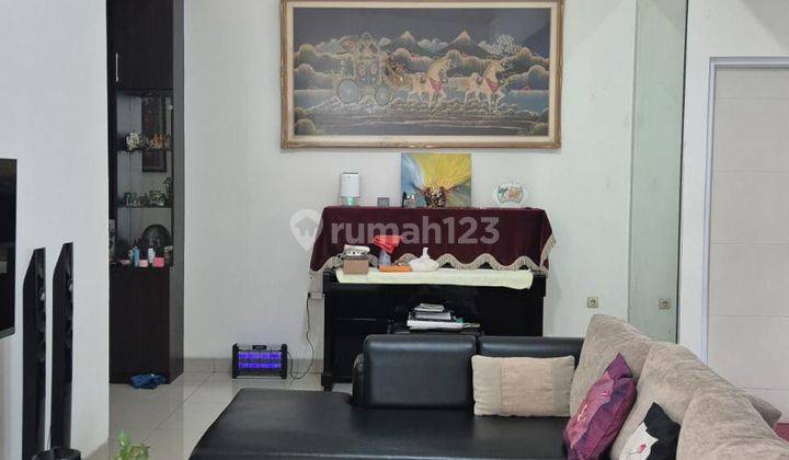 Dijual Rumah Mewah Semi Furnished di Oleaster Gading Serpong 1