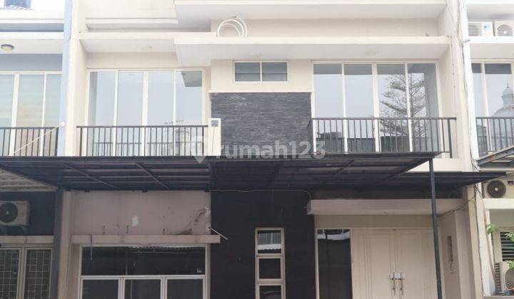 Disewakan Rumah 3 Lantai Bagus di Green Mansion Jakarta Barat 1