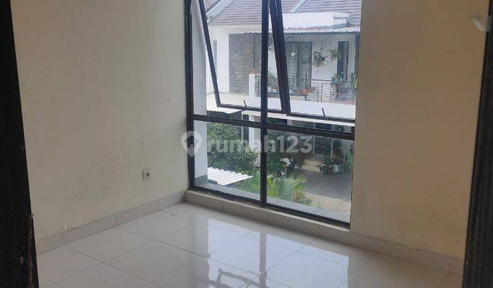 Rumah Hoek 2 Lantai di Graha Raya Tangerang 2