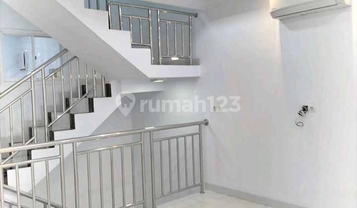 Brand New House in Kemayoran, Land Area 72m2, 3 Floors, Central Jakarta Brand New House in Kemayoran, Land Area 72m2, 3 Floors, Central Jakarta