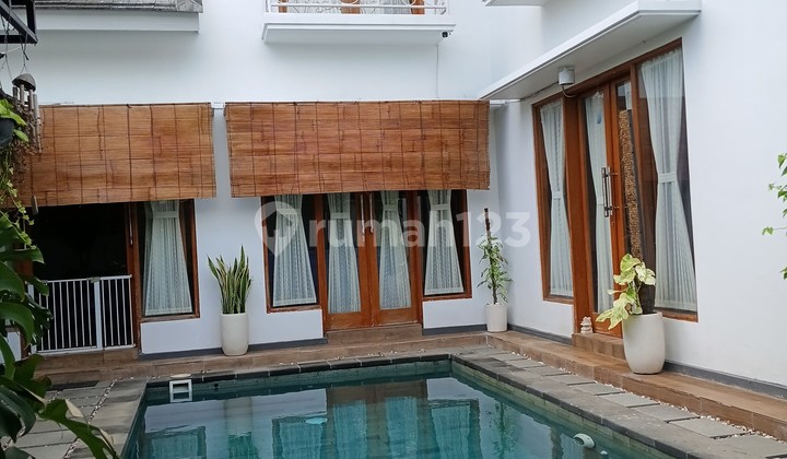 Eksklusif Hak Milik Penuh Vila di Singapadu, Ubud