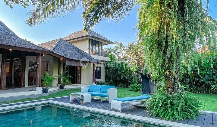 For Sale Villa With Scandinavian classic style view rice field And River In Perenenan 15