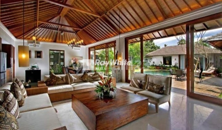 Freehold The luxurious Lifestyle Villa Close To The Beach Seminyak 4