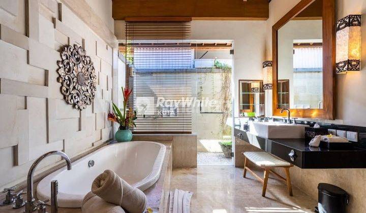 Freehold The luxurious Lifestyle Villa Close To The Beach Seminyak 11