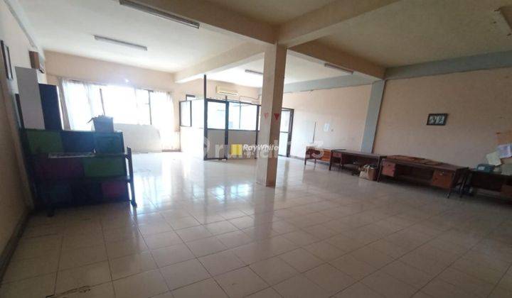 Shop Strategic Location at Main Road Renon Denpasar 5
