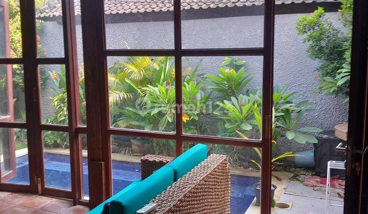 Leasehold/Rent Villa Wooden Styled Home in a Strategic Location Close to Supermarkets and Hospital in Sanur 2