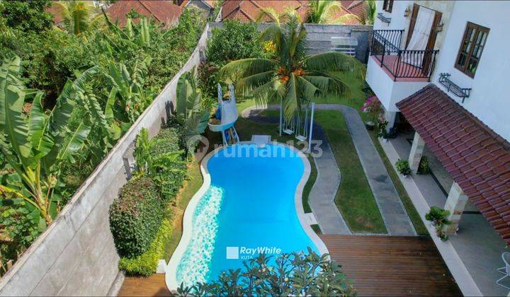 Dijual Villa Luas & Menakjubkan Kehidupan Tenang di Lingkungan Jimbaran 1