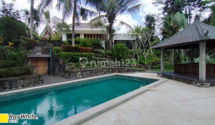 Villa Big Land Villa Close tfor sale 1