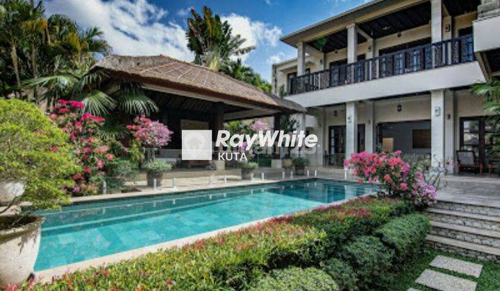 Luxury Villa Close To Four Seasons Resort Jimbaran 2