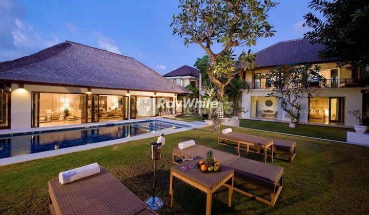 Spacious Villa Located Close To The Beach in Seminyak area  1