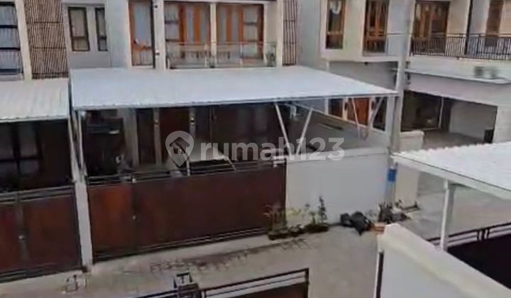 Dijual Rumah 2 Lantai di Dalam Cluster Elite Nusa Dua