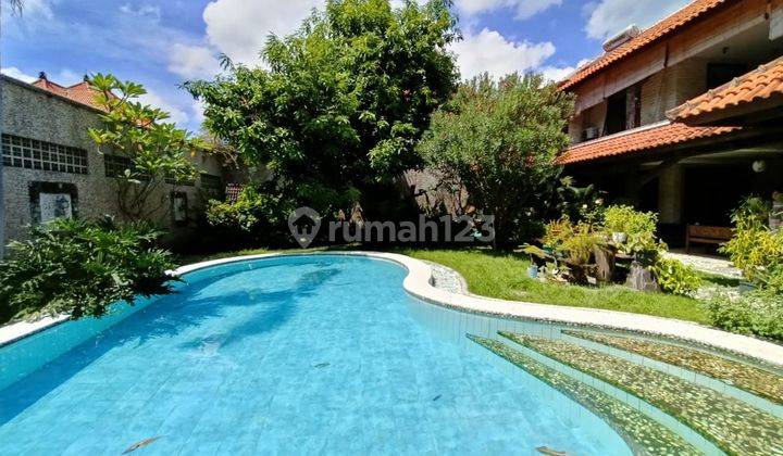 Super Strategic Location Villa Inthe Middle Of Petitenget Seminyak 1