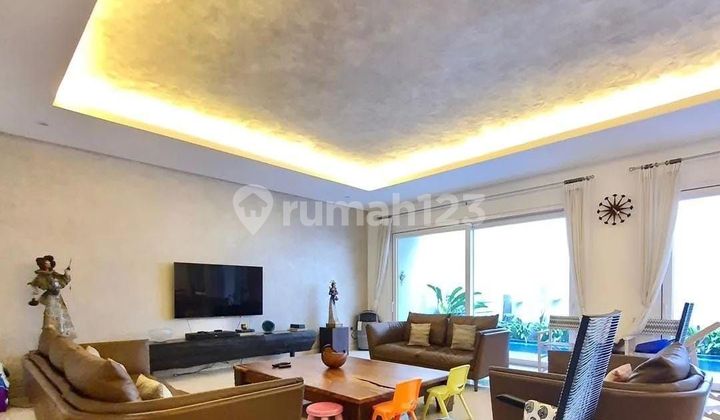 Two-story house, serene and strategic 2