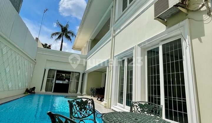 Rumah mewah 2 lantai strategis area