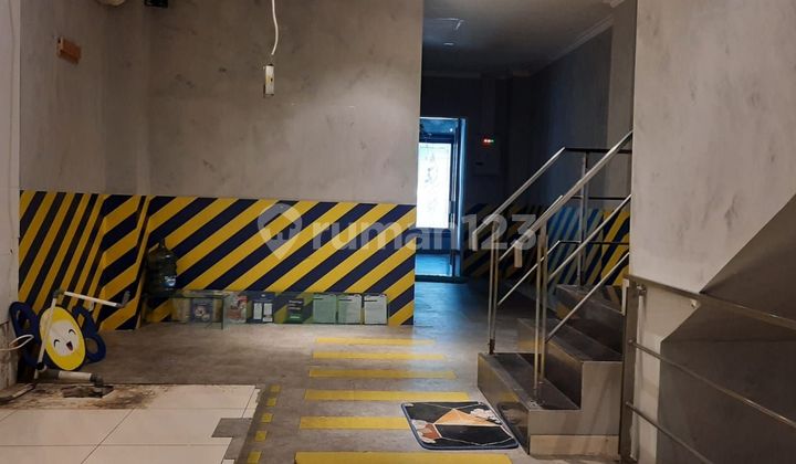 2-story house suitable for commercial use 2-story house suitable for commercial use