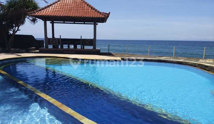 For Sale: Spacious Yard Villa Near the Beach Location in Karangasem, Bali