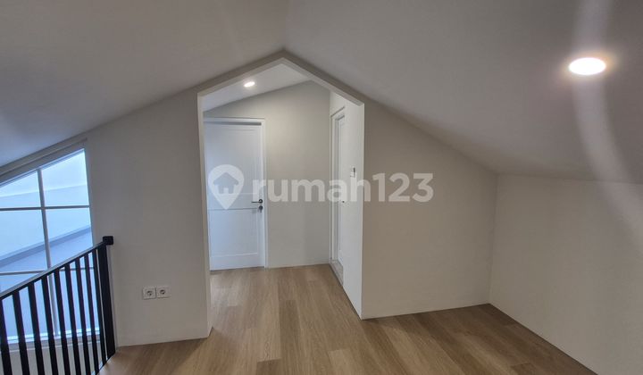 Rumah 2 Lantai Siap Huni Lingkungan Tenang dan Nyaman di Pondok Indah 2