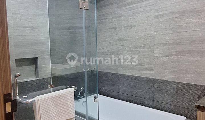 Rumah Baru 3 Lantai Siap Huni Area Strategis Lingkungan Nyaman Dan Tenang 