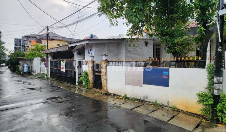 Rumah Hitung Tanah di Kebayoran Baru Jakarta Selatan