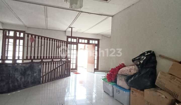 Rumah 2.5 Lantai Lingkungan.nyaman.dan.strategis 1