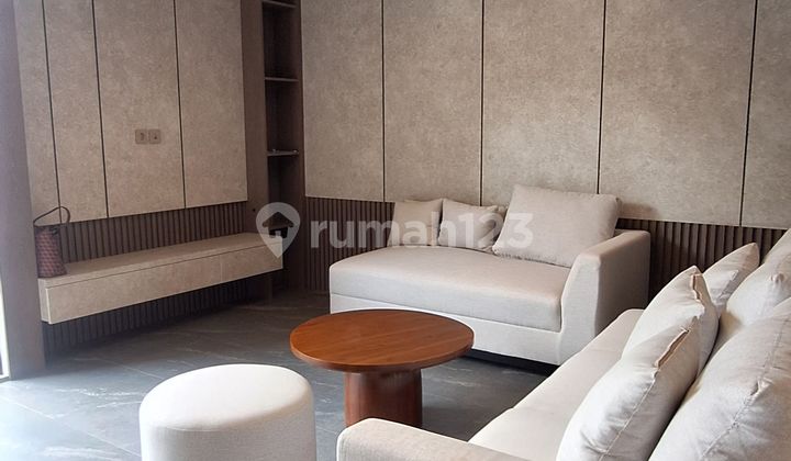 Rumah Baru 3 Lantai Siap Huni Area Strategis Lingkungan Nyaman Dan Tenang 