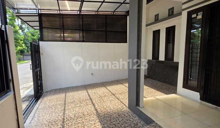 rumah TKI  3 Bandung. Properti 1 lantai ini berada di lingkungan strategis. 