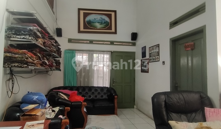 For Sale Large Hook Well-Maintained House Cimahi 2