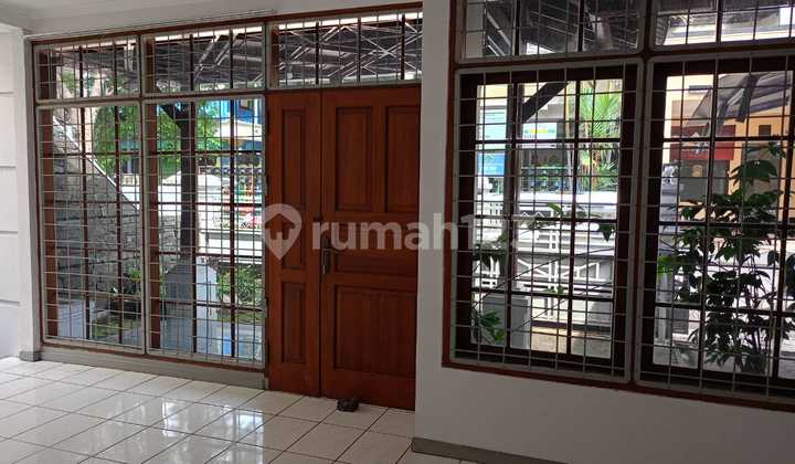 Large Move-In Ready House for Rent in City Center Large Move-In Ready House for Rent in City Center