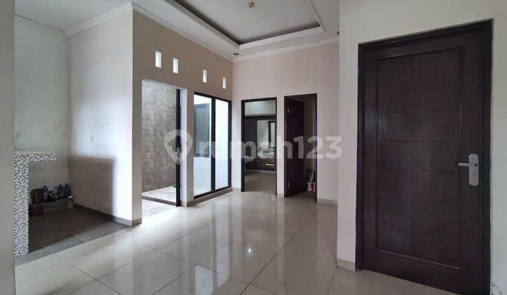 A ready-to-occupy single-story house and business in Cibinong, Bogor