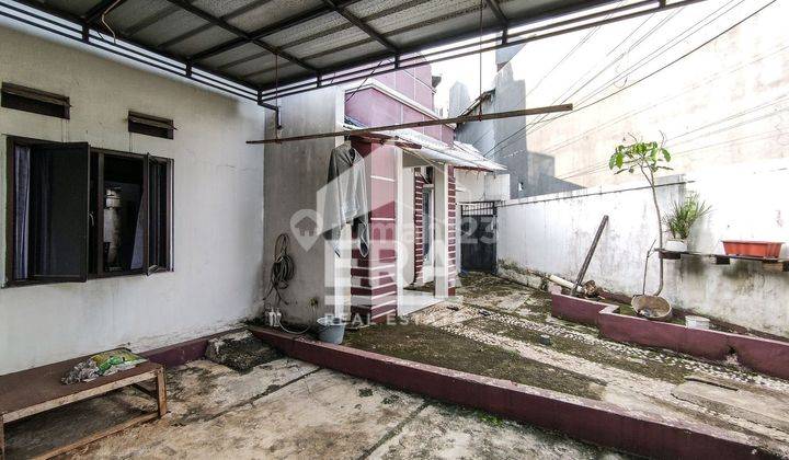 Rumah hoek dekat stasiun Citayam di perumahan permata depok Regency depok 2