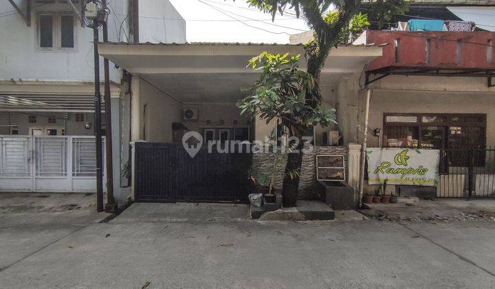 Taman Pagelaran Rumah 1,5 Lantai Kondisi Bagus  2