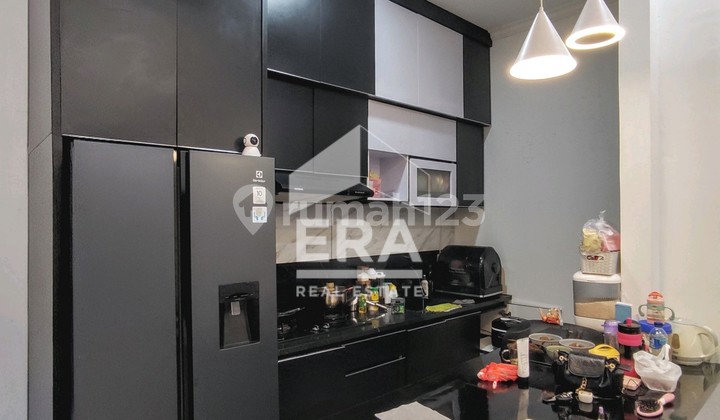 Rumah tanah dan halaman luas model Hoek di villa kebun Raya cibinong estate 2