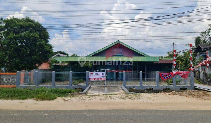 Rumah Tepi Jalan Besar Bambang Ismoyo, Kota Singkawang 8