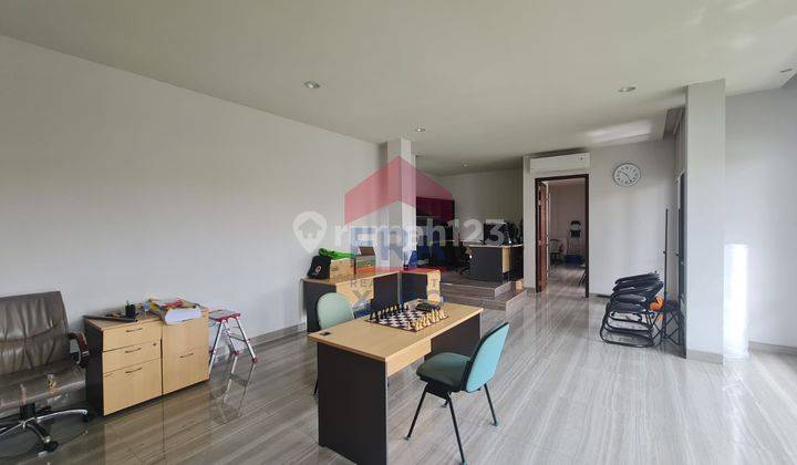 Rumah 2 Lantai Modern Tropis Siap Huni Paris 2, Kota Pontianak 10