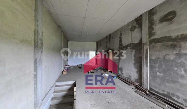 Roadside Shop on Major Alianyang Street, Kubu Raya Pontianak 2