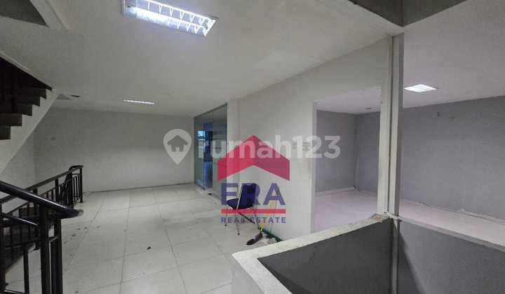 Ruko Hadap Jalan Ayani Rukan Megamall,Pontianak 2