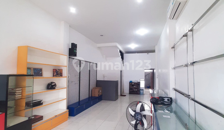 Shop house at Jalan Panglima Aim, Pontianak 2