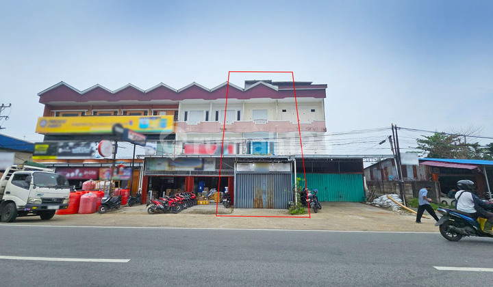 3-story roadside shophouse on Adisucipto Street, Pontianak Kubu Raya