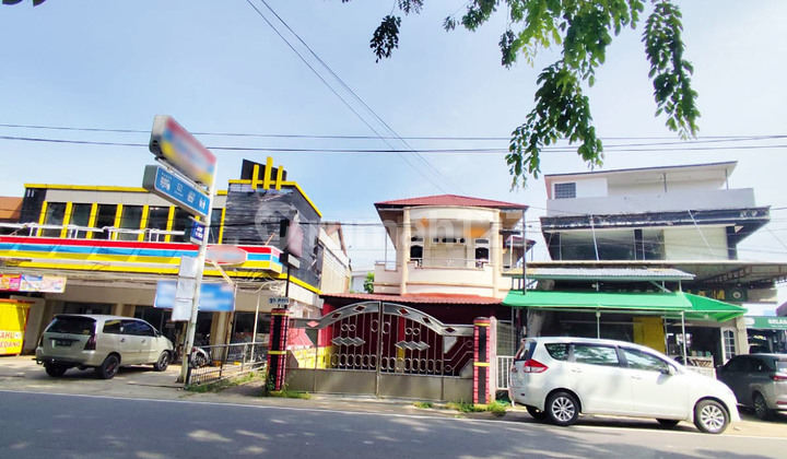 Alianyang Roadside Shop House, Pontianak City 1